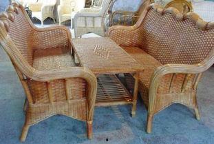 坐椅子吃瓜,椅子上的悠闲时光