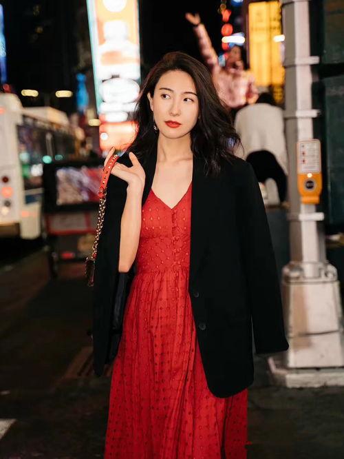 今日头条西服裙子,西服与裙子的时尚碰撞，演绎职场新风尚