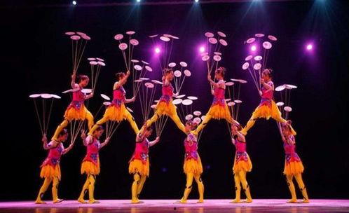 女明星杂技吊小辫,杂技表演惊艳全场