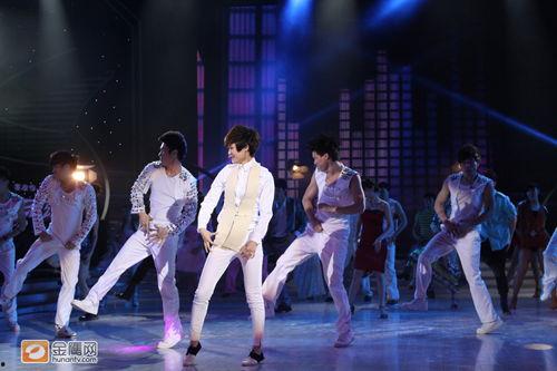 被记者逼婚的明星,甜蜜背后藏心酸