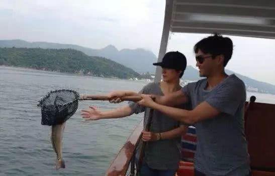 明星放生,关爱自然，传递环保正能量