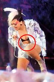 明星弯腰赘肉,赘肉暴露下的真实身材